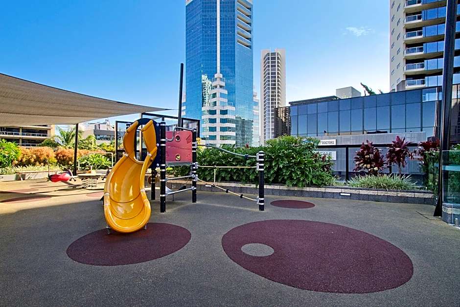 Circle on Cavill By Vaun