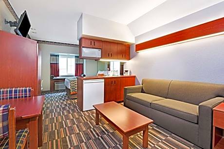 Queen Suite with Disability Access - Non-Smoking/Pet Friendly