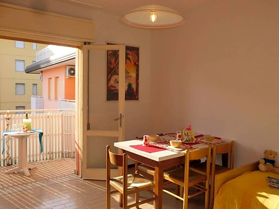 Comfy one-bedroom apartment with balcony and lift