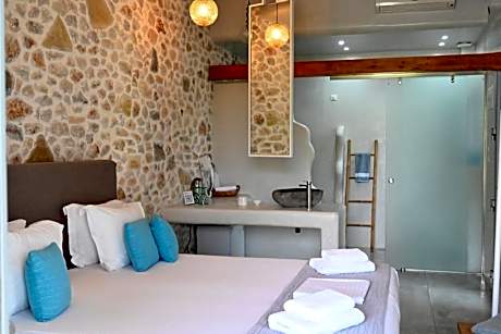 Queen Room with Pool View