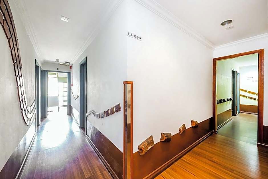 OYO 210 Hotel Five 2