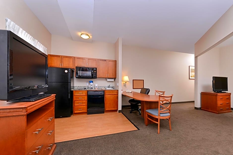 Candlewood Suites San Diego, an IHG Hotel