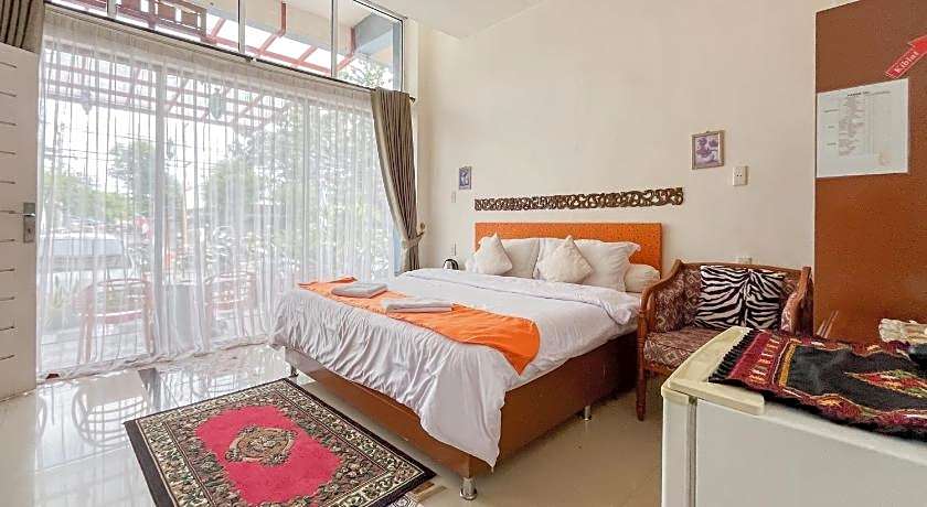 Urbanview Poma Hotel