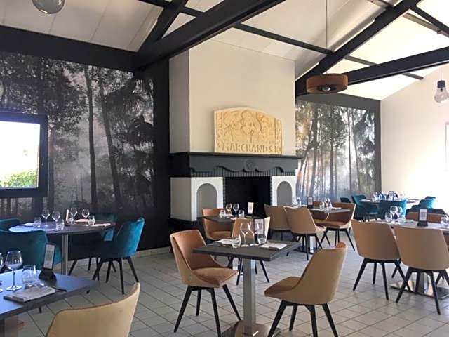 LOGIS Hôtel LES 3 MARCHANDS