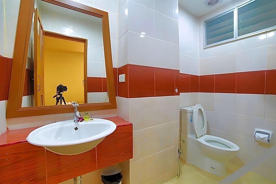 Lotus Hotel Patong