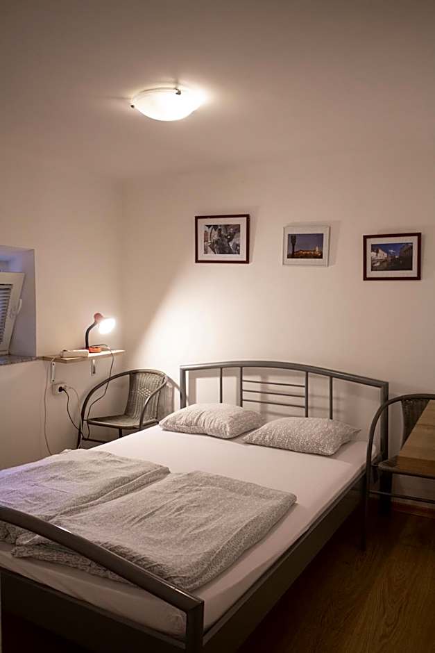 Hostel 24