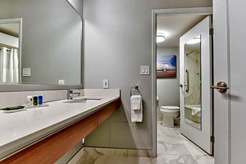 Photo 1 of 5 of One-Bedroom King Suite