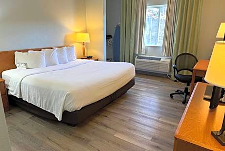 1 King Bed Mobility Accessible Room Non-Smoking