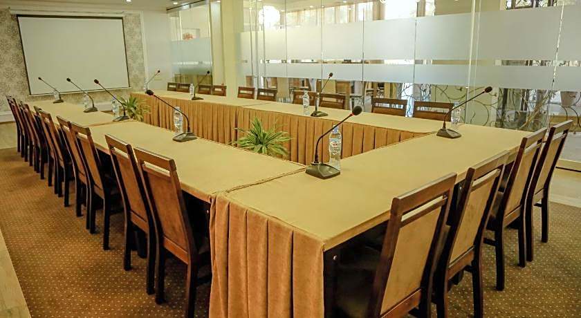 Hotel King David The Builder