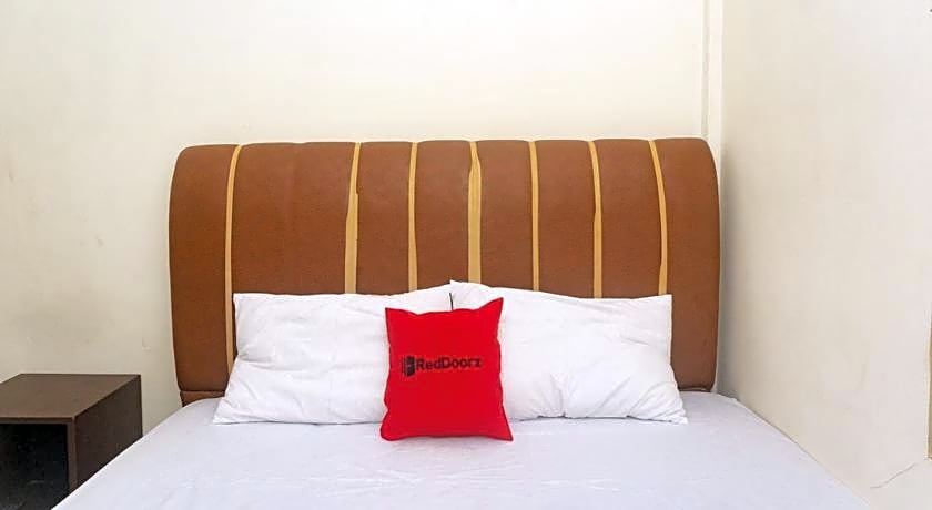 RedDoorz near Sentani Airport Jayapura