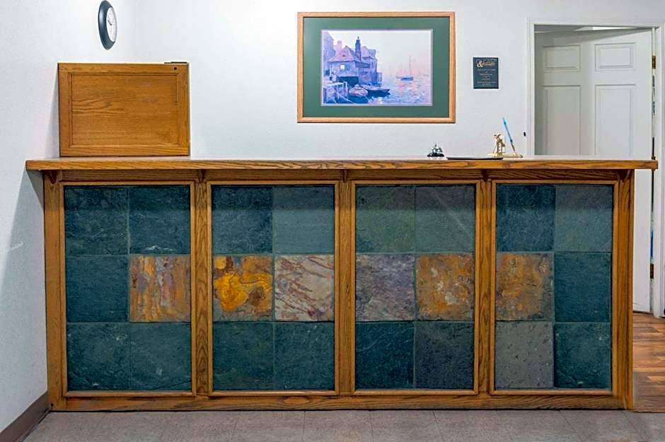 Super 8 by Wyndham Sicamous