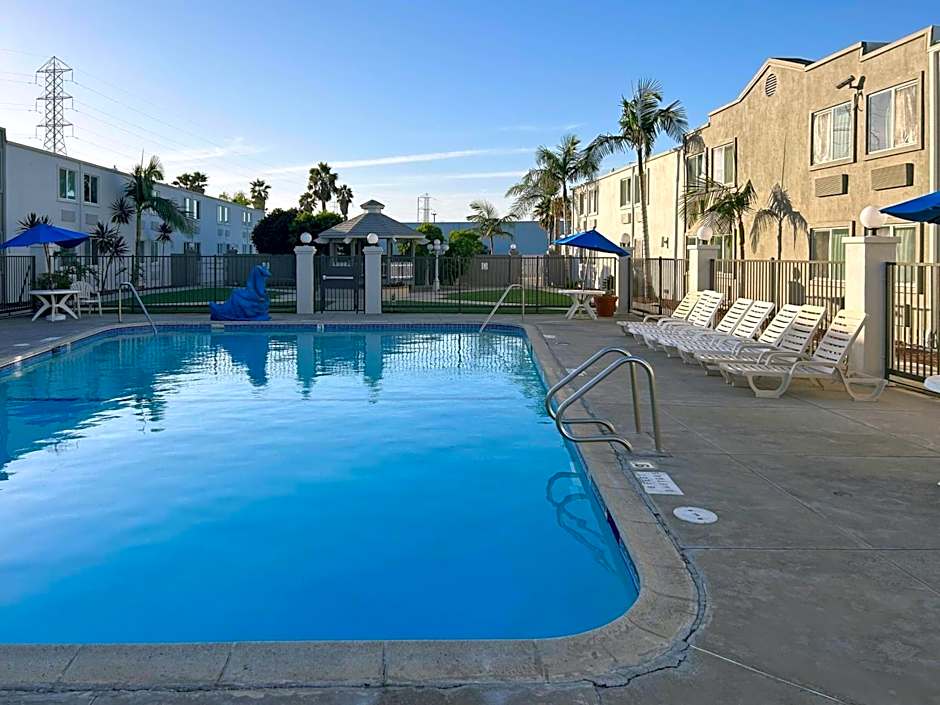 Studio 6 Suites Carson, CA