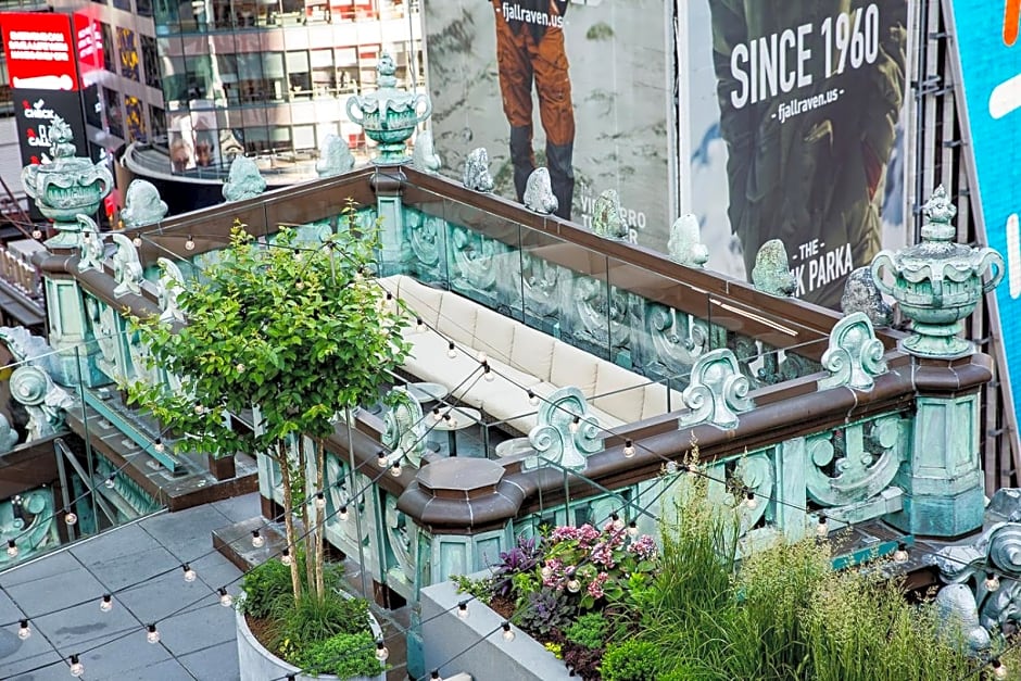 The Knickerbocker Hotel