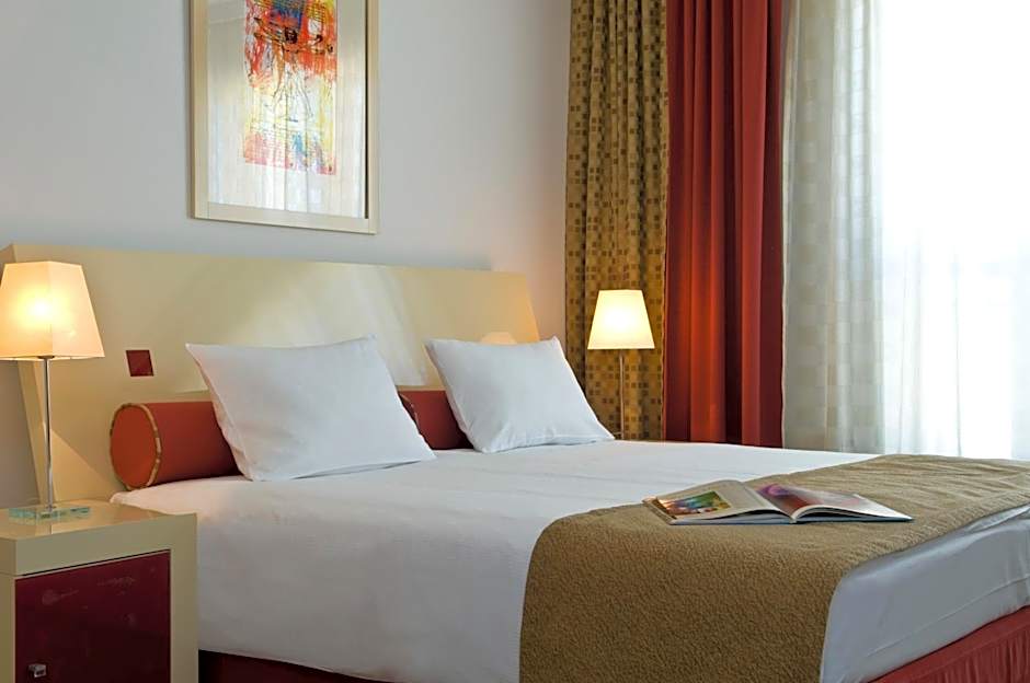 Mamaison Residence Diana