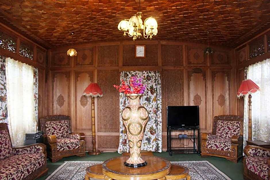 Mughal - E - Azam Houseboat