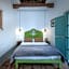 Riad Le J