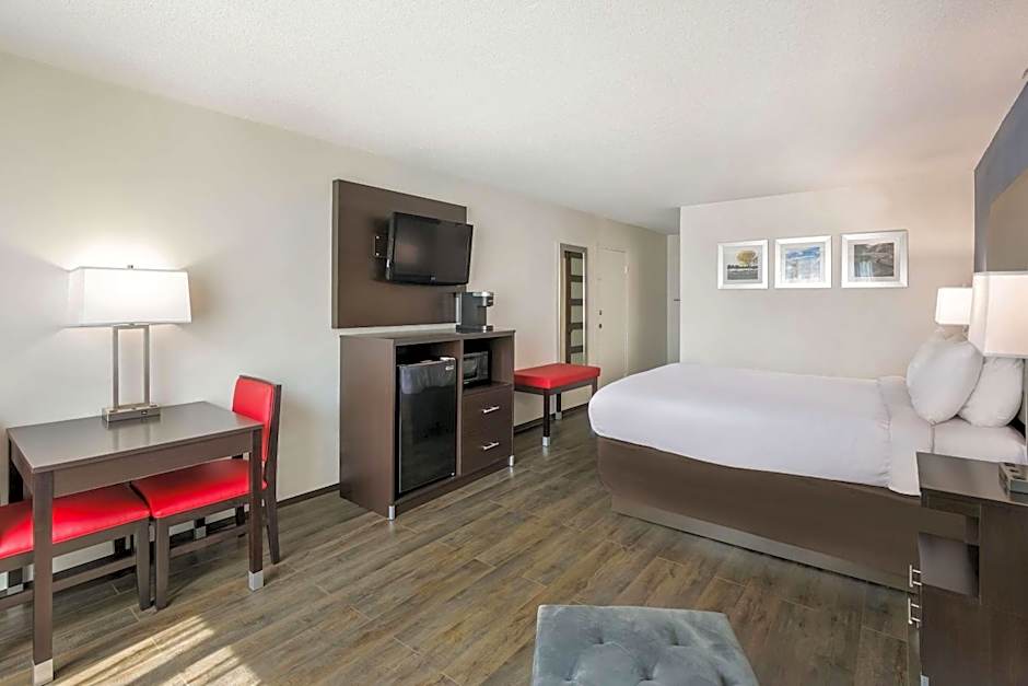 Clarion Hotel Conference Center