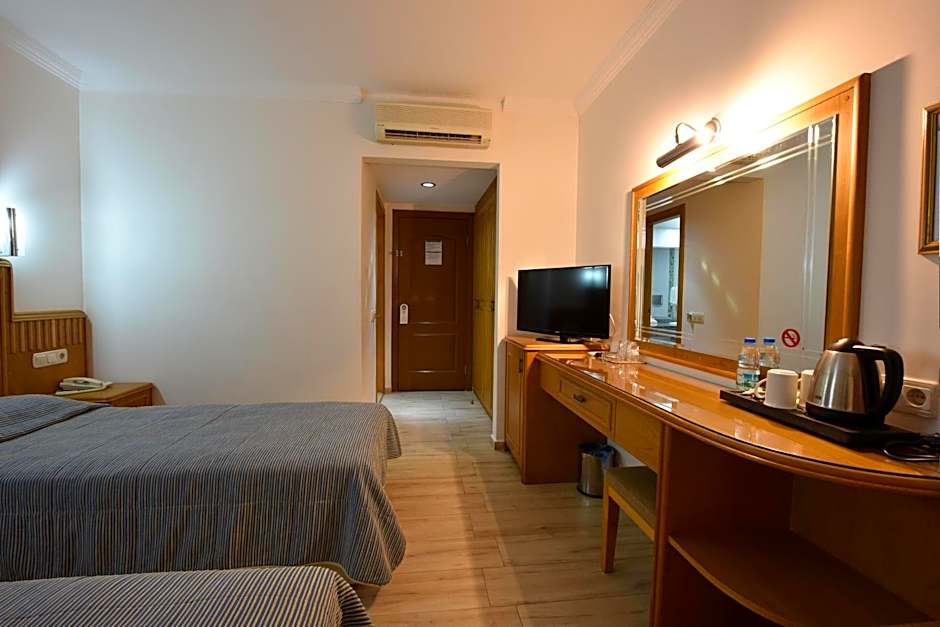 Belcehan Deluxe Hotel