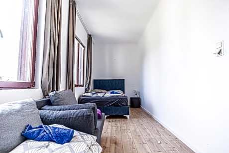 Comfy Rooms in Shared villa with Terrace and Garden