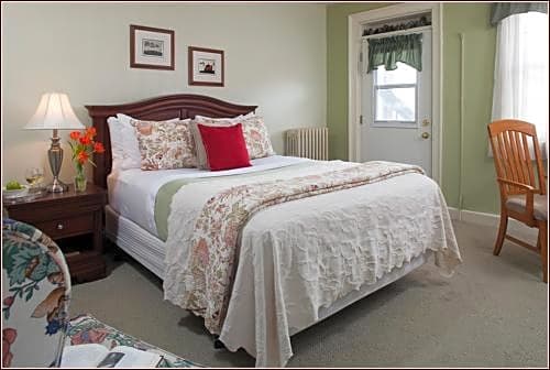 Carlisle House Bed and Breakfast