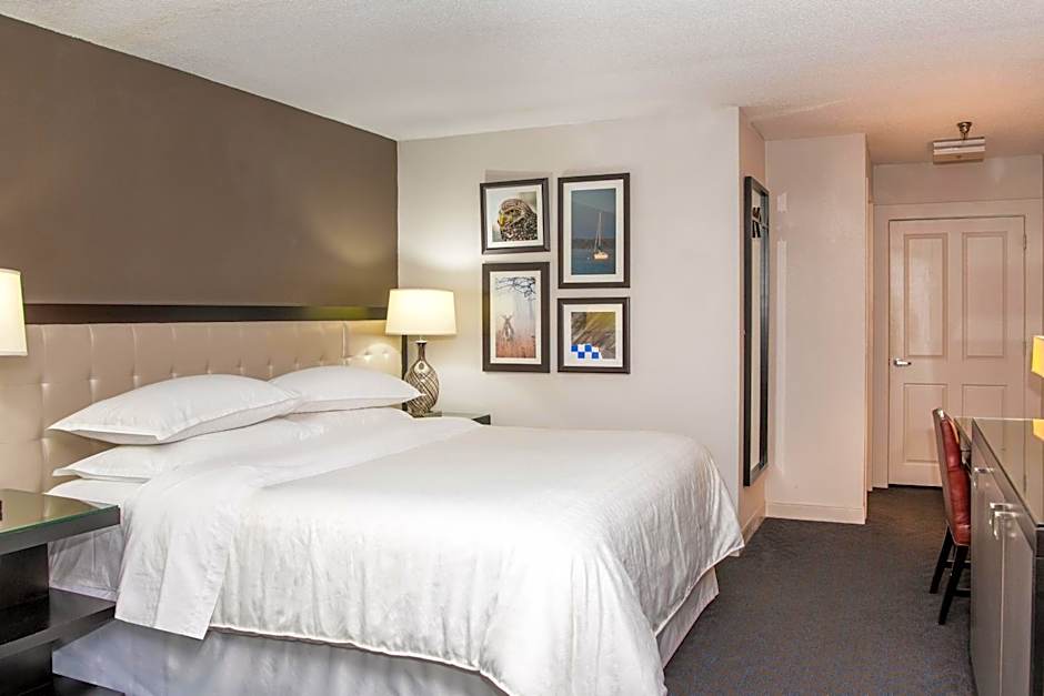 Sheraton Minneapolis West Hotel