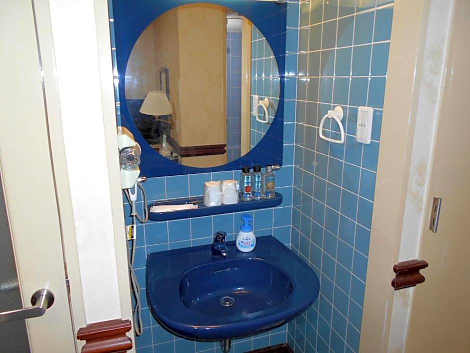 Nishikawaguchi Station Hotel Stay Lounge