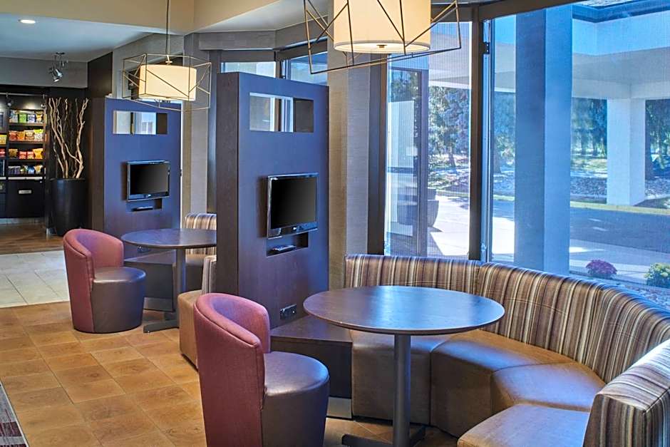 Courtyard By Marriott Detroit Warren