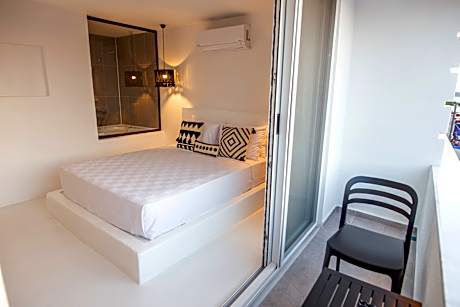 Romantic Room for 2 Persons - With Jacuzzi Sea View