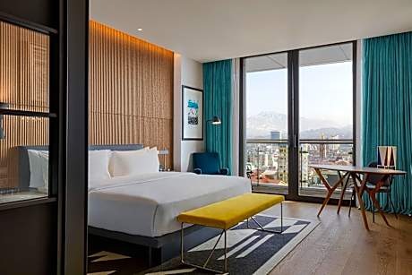 Deluxe, Guest room, 1 King, City view, Balcony