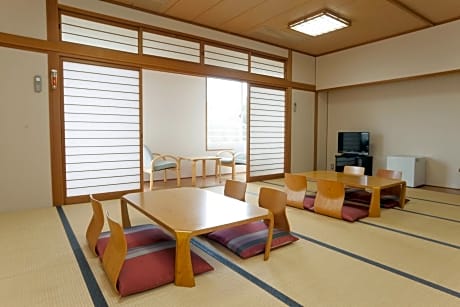 Japanese-Style Quadruple Room with Shared Bathroom - Non-Smoking