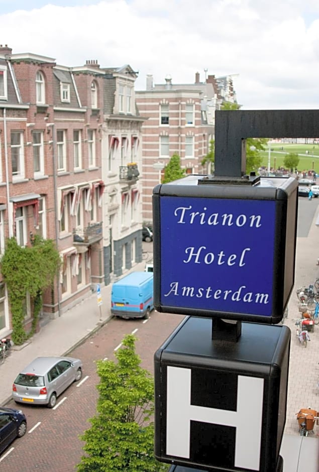 Budget Trianon Hotel