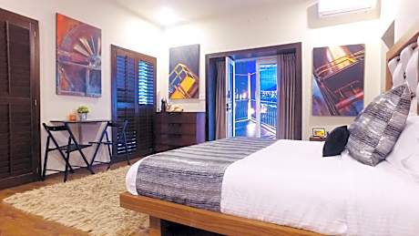 Deluxe King Room