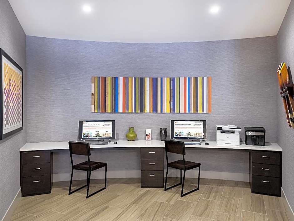 Holiday Inn Express & Suites Lakeland South By IHG
