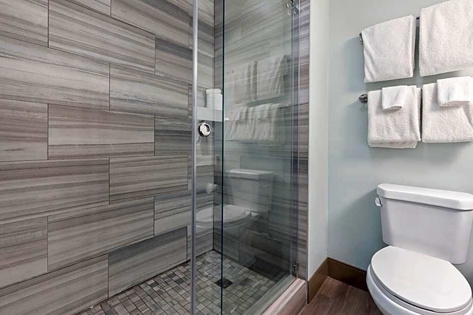 Cherry Tree Inn & Suites
