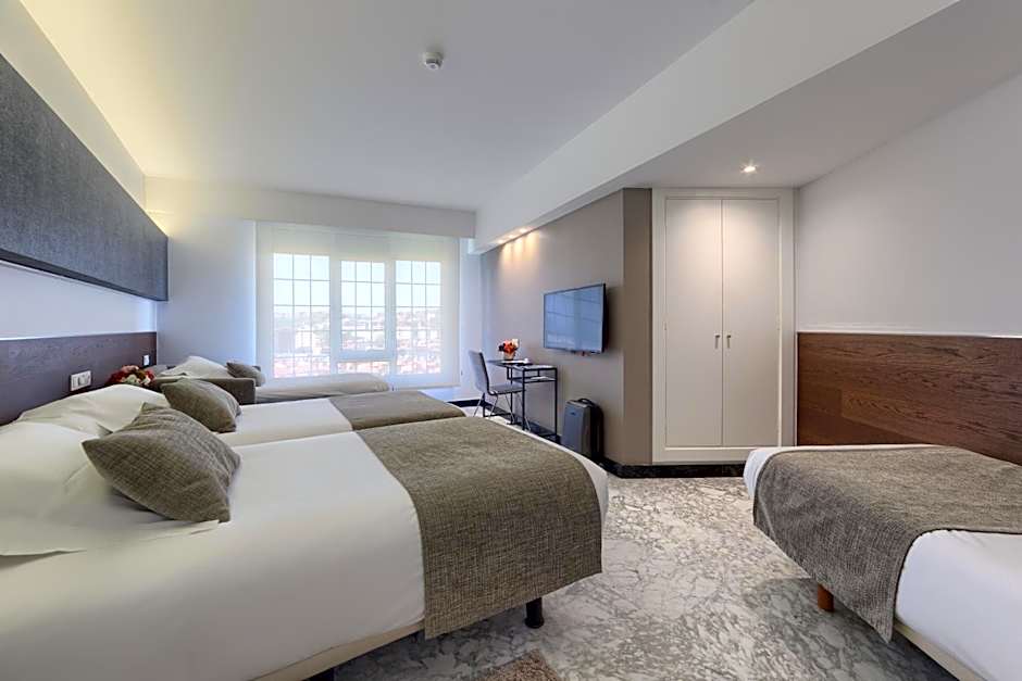 Photo 1 of 4 of Triple Room with Bed Sofa