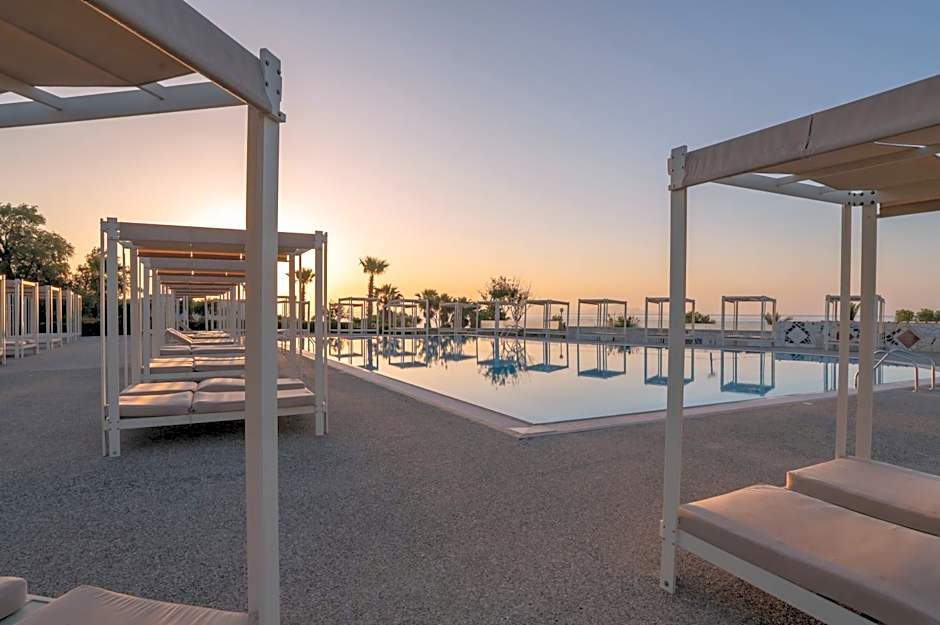 Grand Blue Beach Hotel
