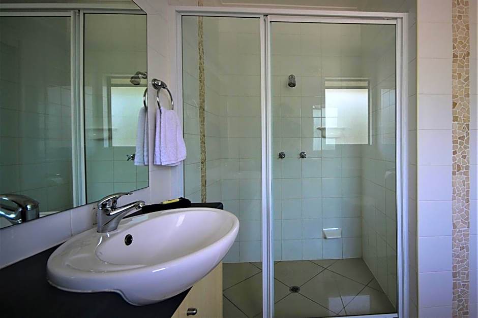 Pacific Palms Motor Inn