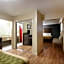 Econo Lodge Inn & Suites I-35 At Shawnee Mission