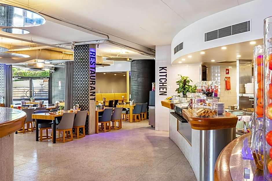 Metro Hotel Perth City