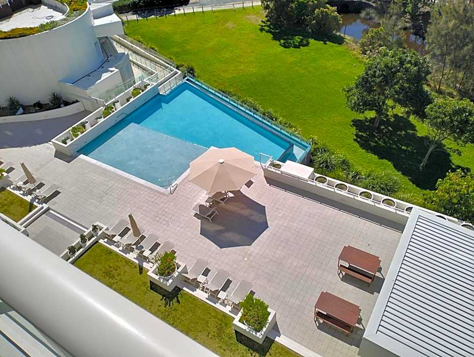 Kirra Surf Apartments