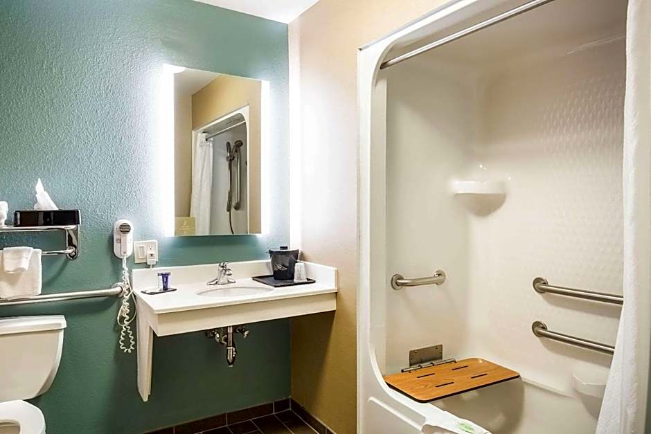 Sleep Inn & Suites Dunmore