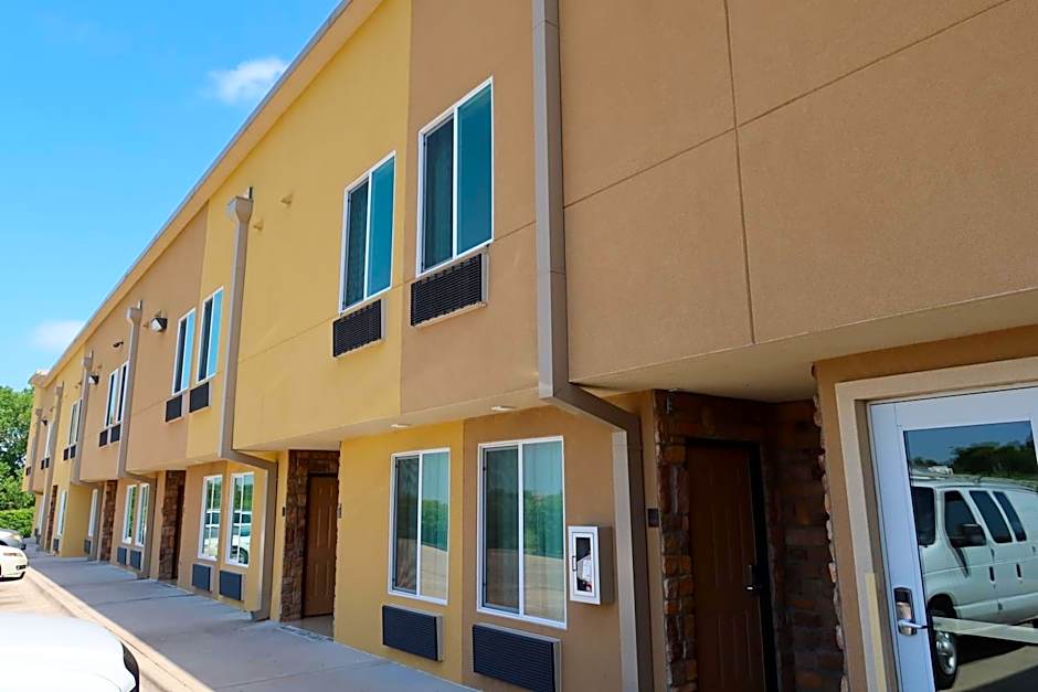 West Worth Inn & Suites White Settlement