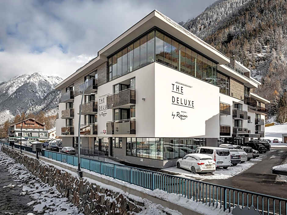 The Deluxe by Regina