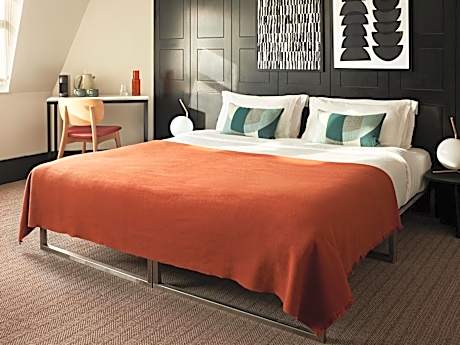 Large Studio with Shared Terrace