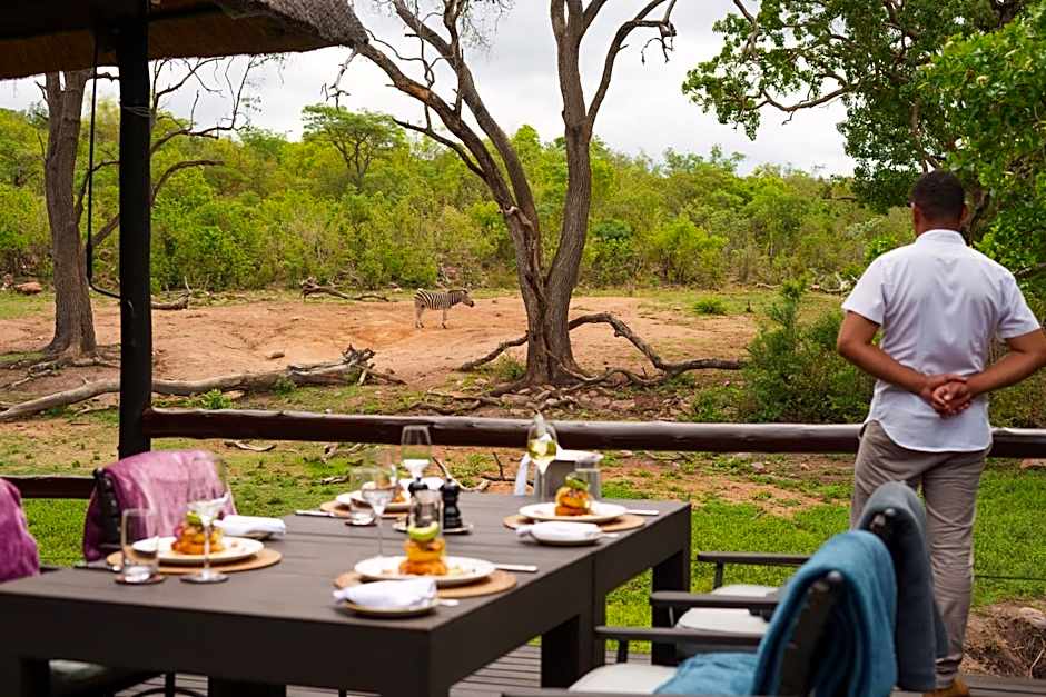 Ndlovu Safari Lodge