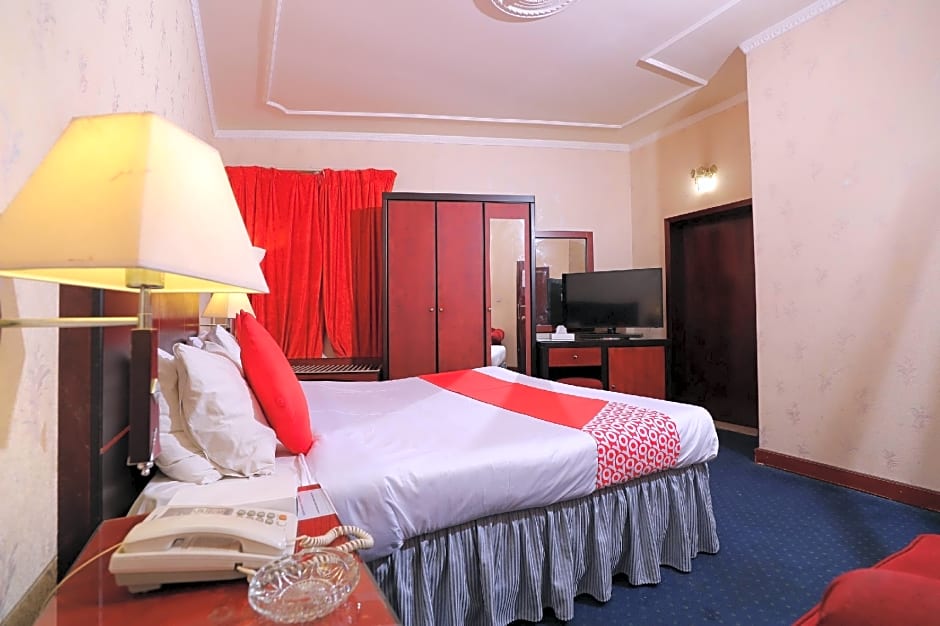 OYO 112 Semiramis Hotel