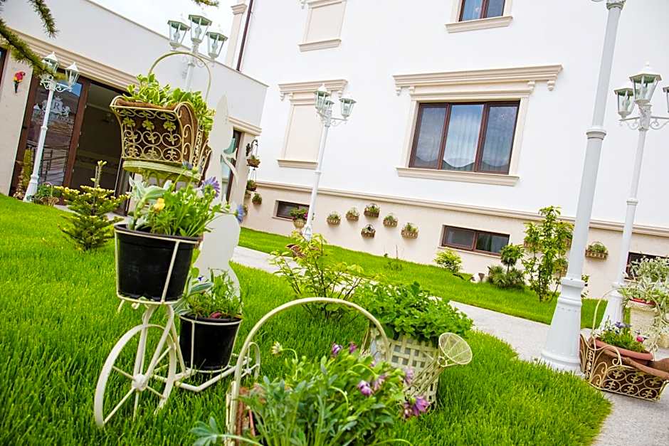 Royal Boutique Mangalia Breeze