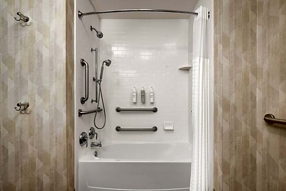 Hampton Inn & Suites DeLand