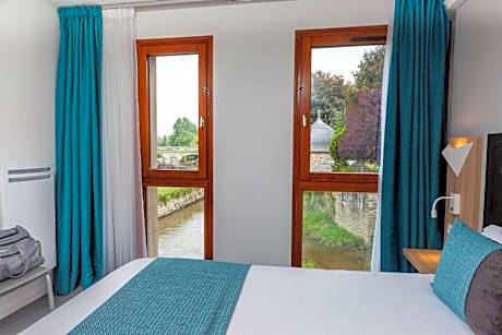 Comfort Room with River View