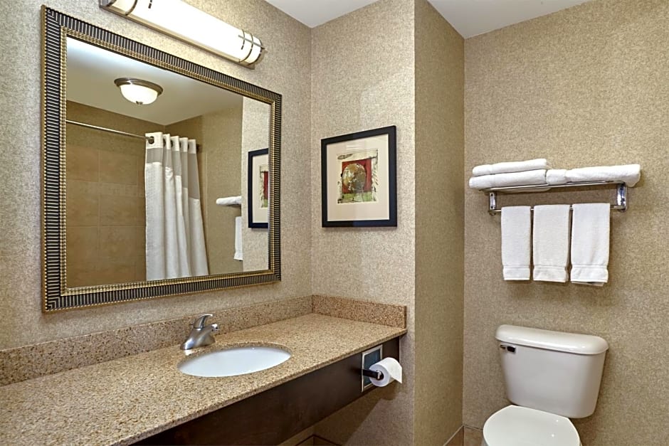 Holiday Inn Express & Suites Verona By IHG